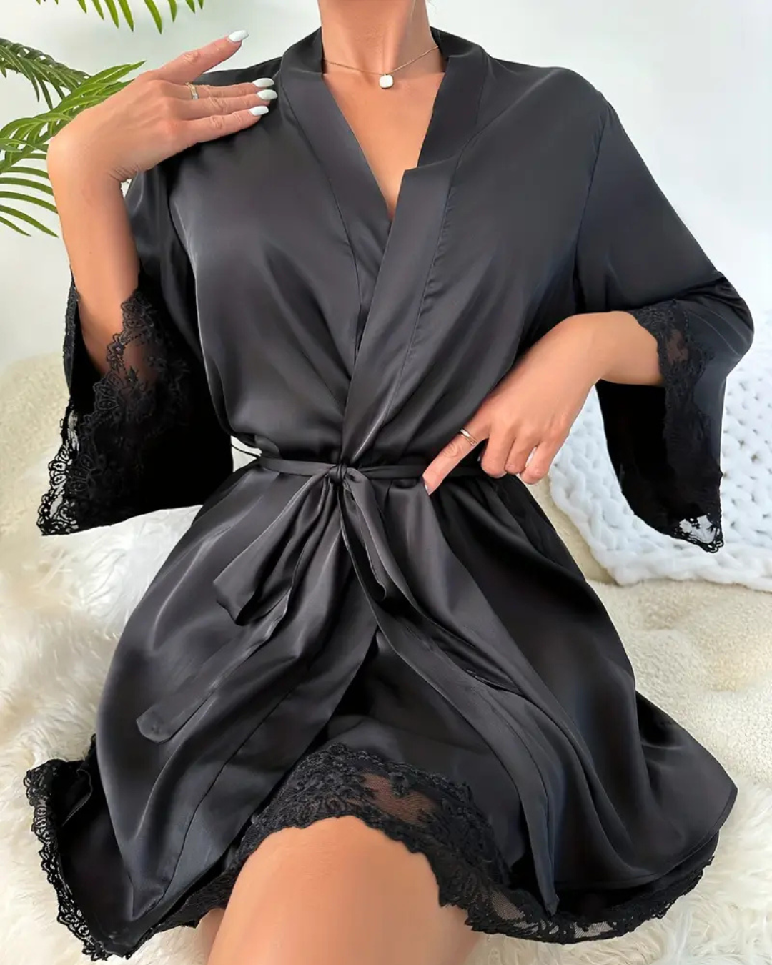 Pijama de cetim com renda para mulher®