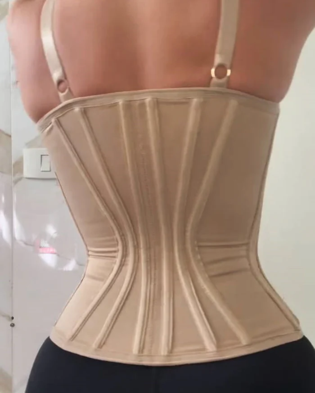 Cinta colombiana estilo espartilho com reforço para maior controlo abdominal®