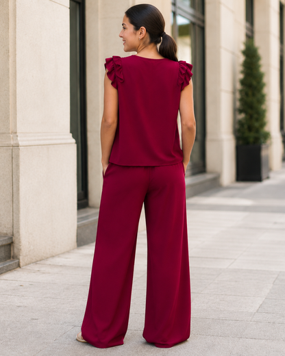 Conjunto de Top com Folhos e Calças Amplas