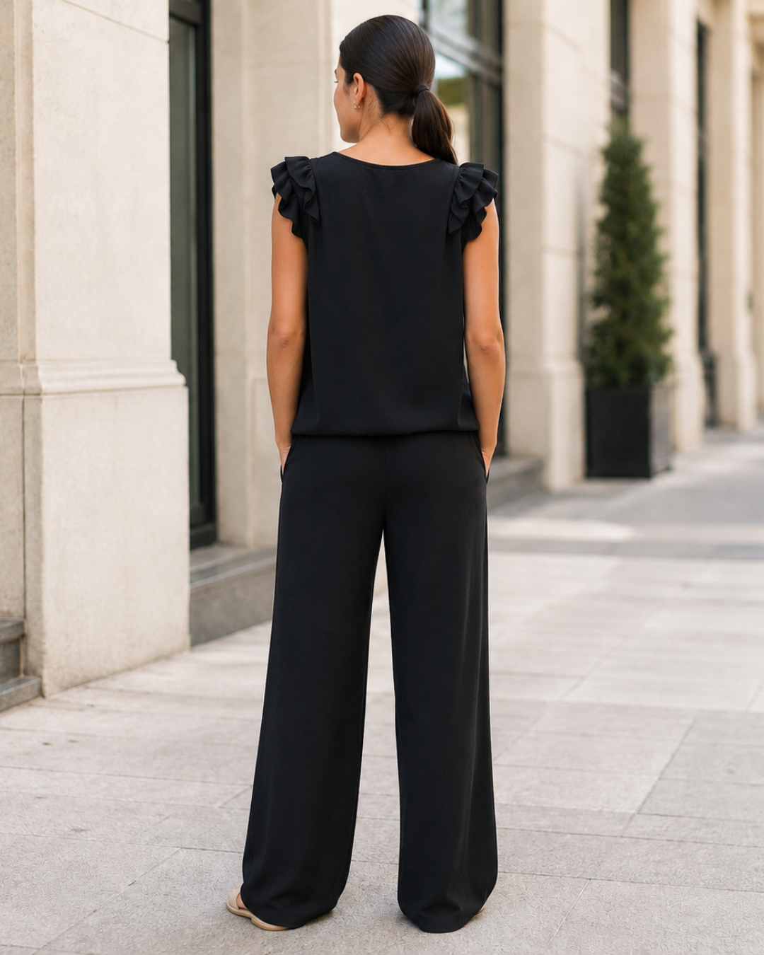 Conjunto de Top com Folhos e Calças Amplas